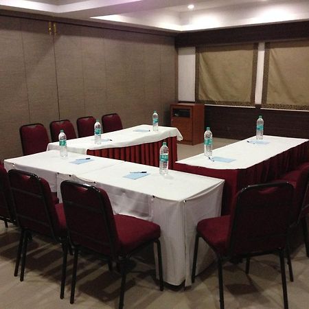 Hotel Thulashi Park 첸나이 외부 사진