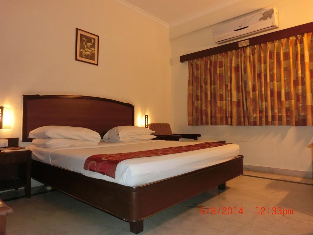 Hotel Thulashi Park 첸나이 객실 사진