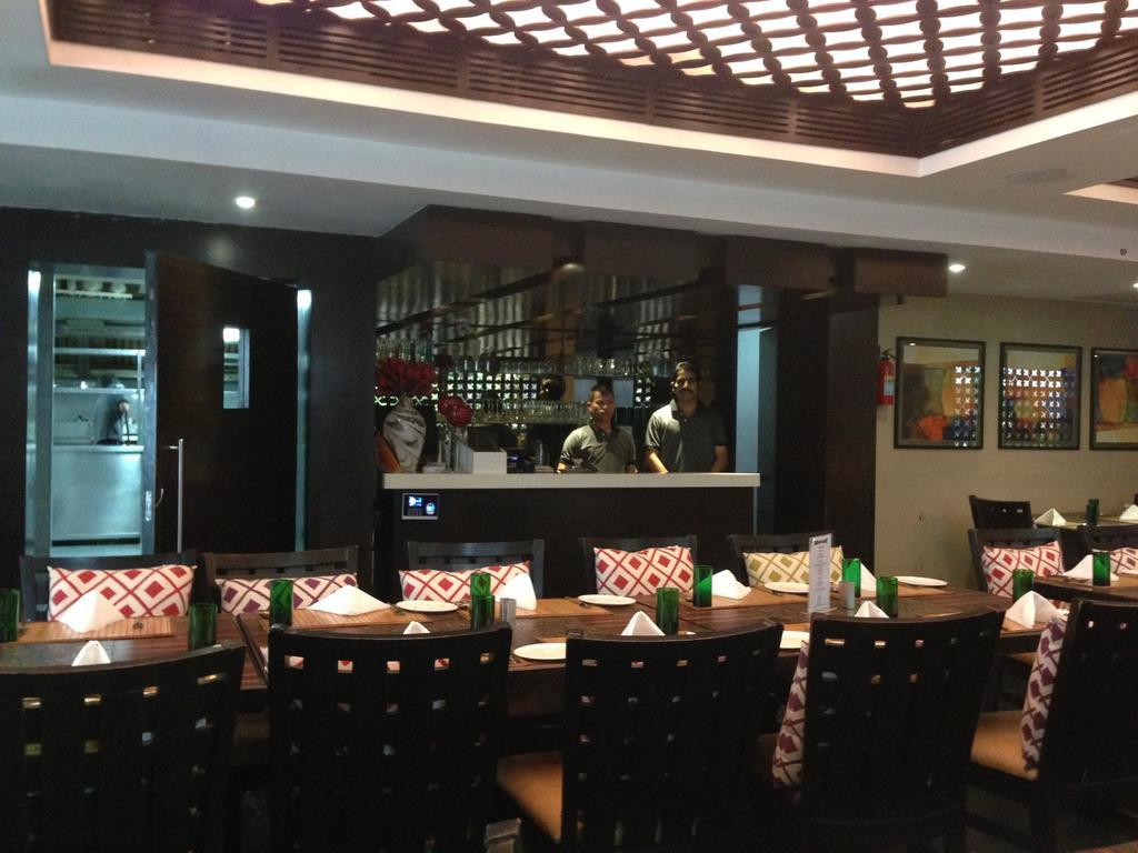 Hotel Thulashi Park 첸나이 외부 사진