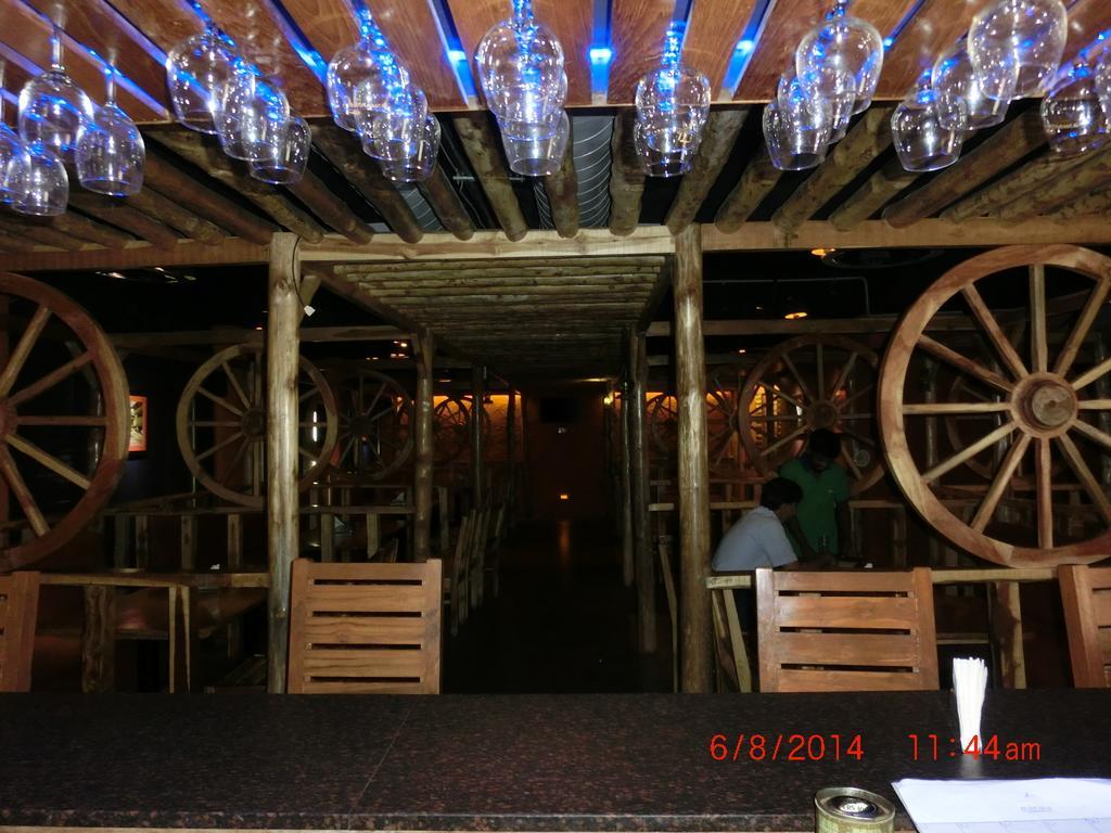 Hotel Thulashi Park 첸나이 외부 사진